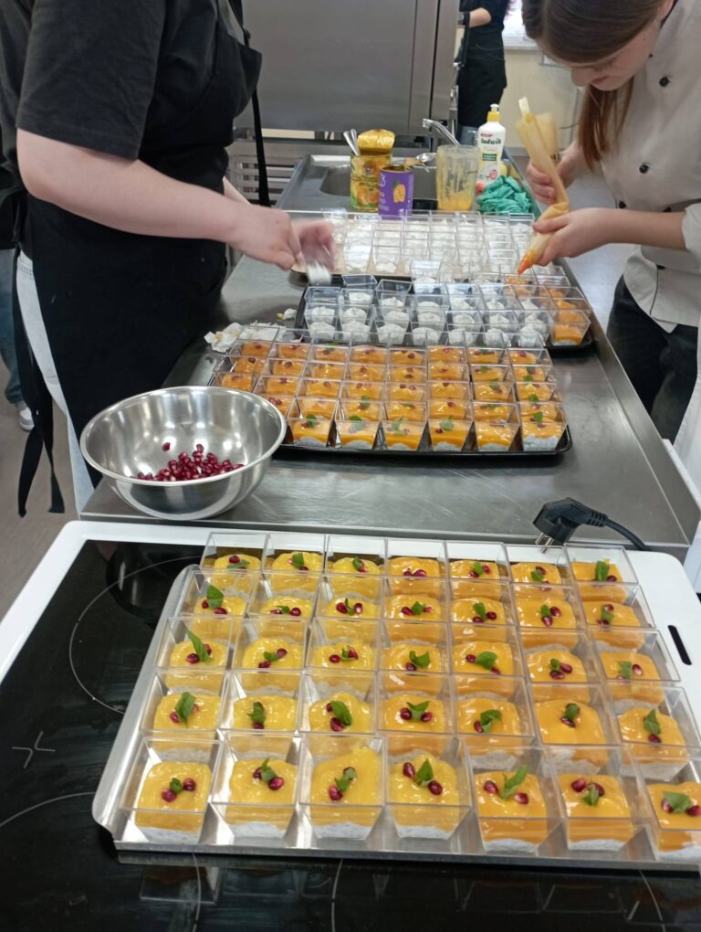 Poczęstunek na Giełdę Zawodów i Kariery